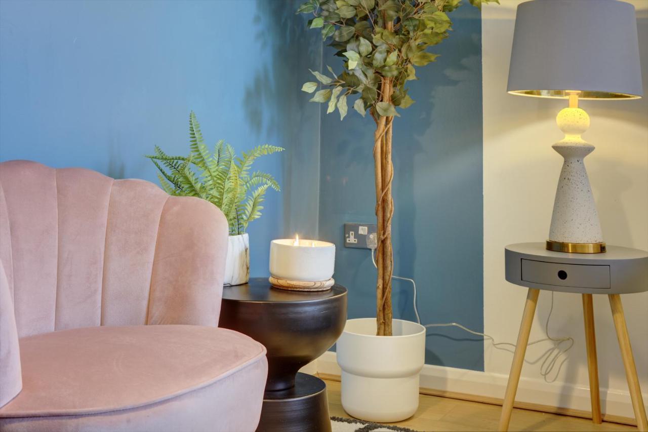 City Centre, 2 Bedroom, Secured Parking, 3 King Bed, Wifi Sleep 6 Guest Comfortable On Three King Size Beds, Jewellery Quarter , Birmingham City Centre , Allocated Secured Parking Екстер'єр фото