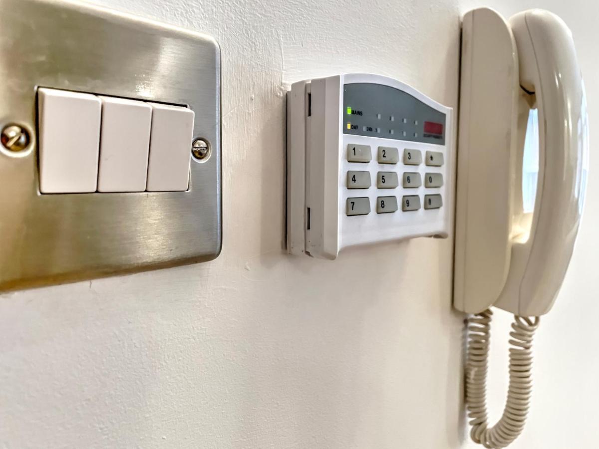 City Centre, 2 Bedroom, Secured Parking, 3 King Bed, Wifi Sleep 6 Guest Comfortable On Three King Size Beds, Jewellery Quarter , Birmingham City Centre , Allocated Secured Parking Екстер'єр фото